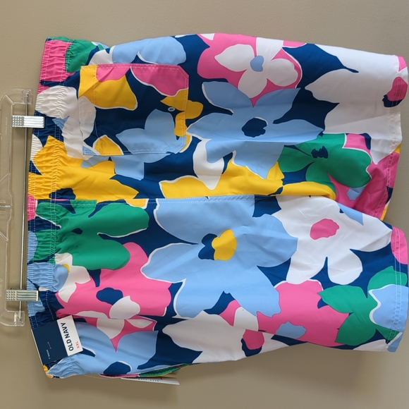 NWT Old Navy Men's Swim Trunks - Picture 2 of 4